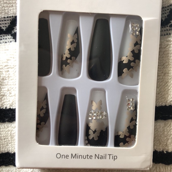 Nails - Picture 16 of 16